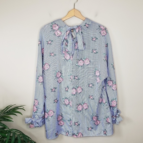 NWT Umgee | Striped Floral Button Front Shirt Size Small - Picture 5 of 6